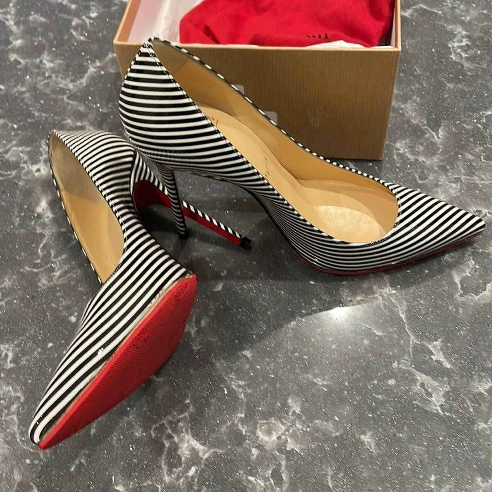Christian Louboutin décolleté patent stripes heel size 6. Like new - Picture 2 of 5